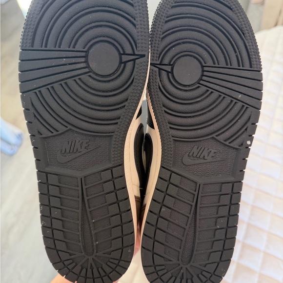 Low top mocha air Jordan 1 - woman’s 7.5 or boys/ men size 6 - Picture 7 of 11